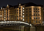 Jungfernbrücke und Speicher am Zollkanal